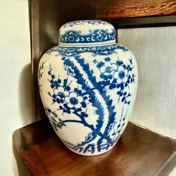 Vintage Cracked Porcelain Lidded Ginger Jar Vase - Picture 1 of 12